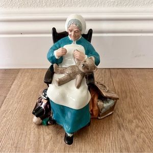 1957 Royal Doulton Porcelain Figurine Nanny HN2221 Hand‎ Painted 6" Vintage Mint